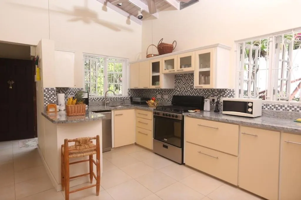 Holiday home Bella Vista Full House Rate Home Cap Estate