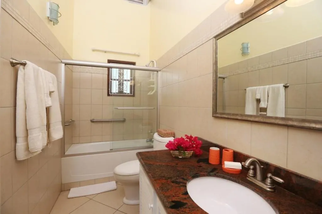Holiday home Bella Vista Full House Rate Home Cap Estate